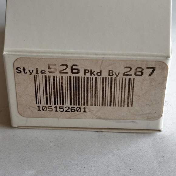 Lia Sophia flower pendant/ Brand NEW with tags in box - Picture 6 of 8